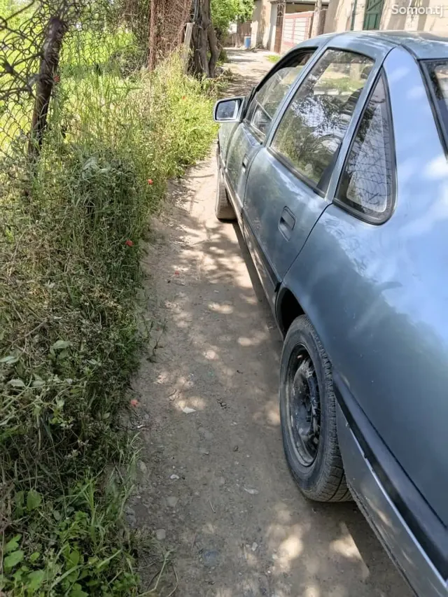 Opel Vectra C 1992 · 1.6 MT