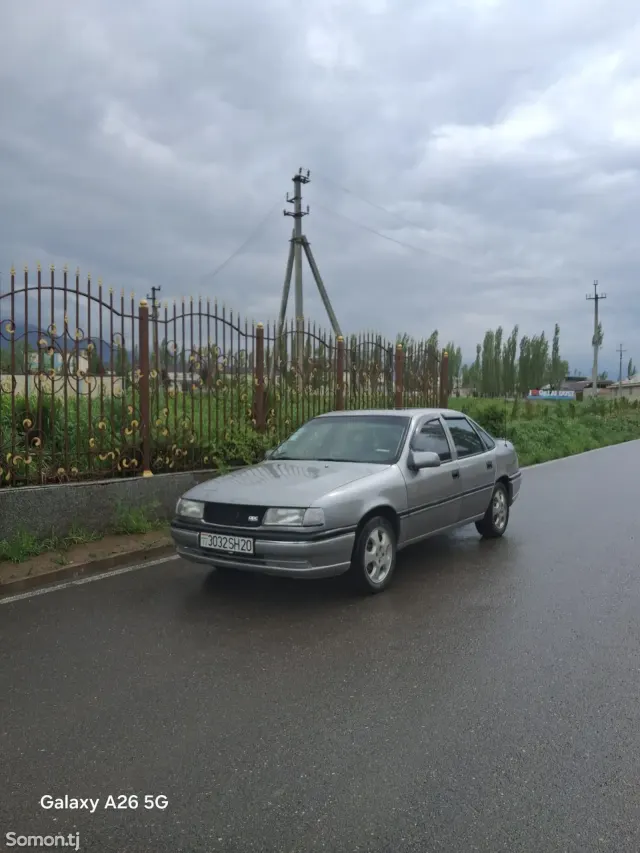 Opel Vectra A 1995 · 1.6 MT