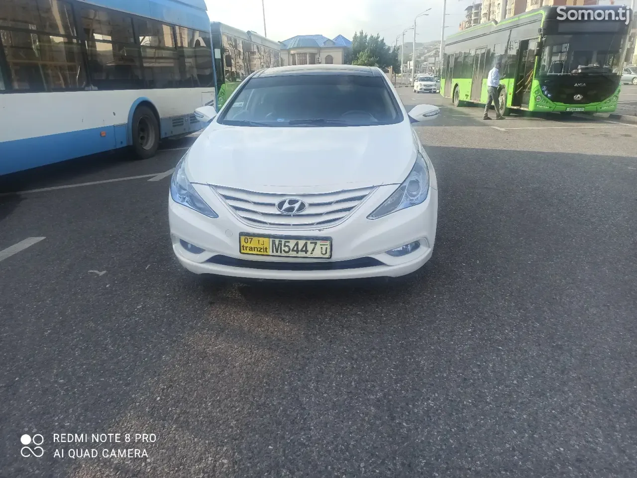 Hyundai Sonata 2011 · 2.0 AT