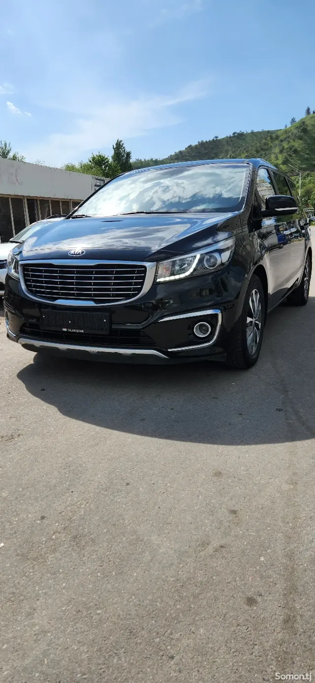 Kia Carnival 2017 · 2.2 AT