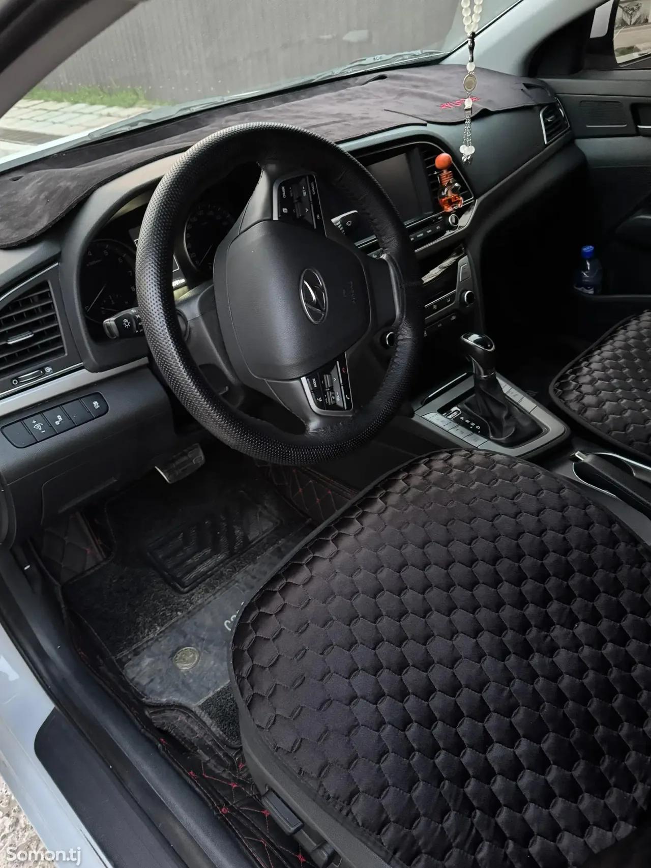 Hyundai Avante 2016 · 1.6 AT