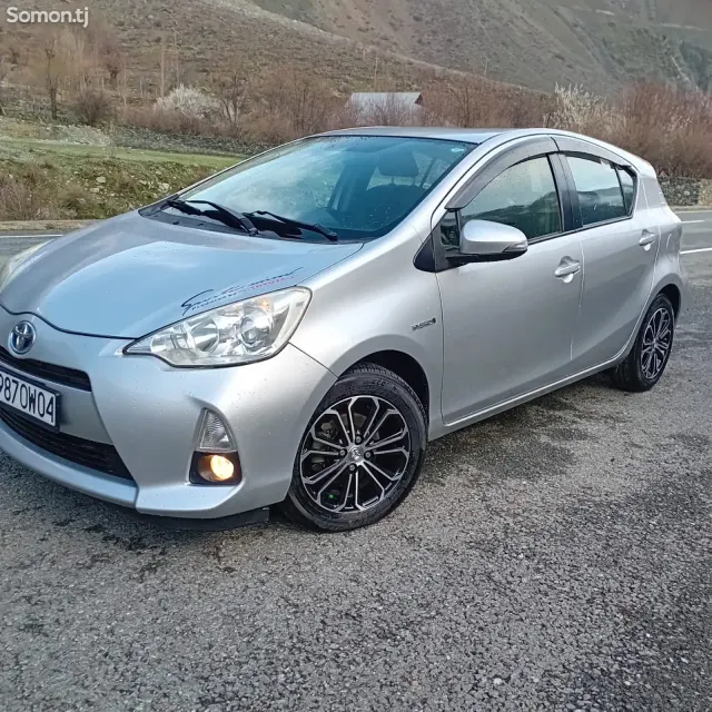 Toyota Aqua 2014 · 1.5 AT