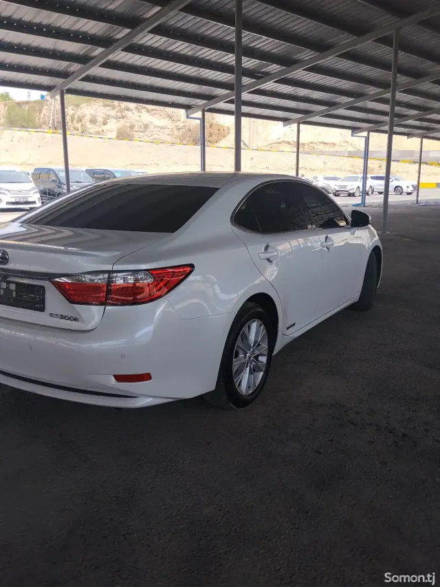 Lexus ES series 2015 · 3.0 AT