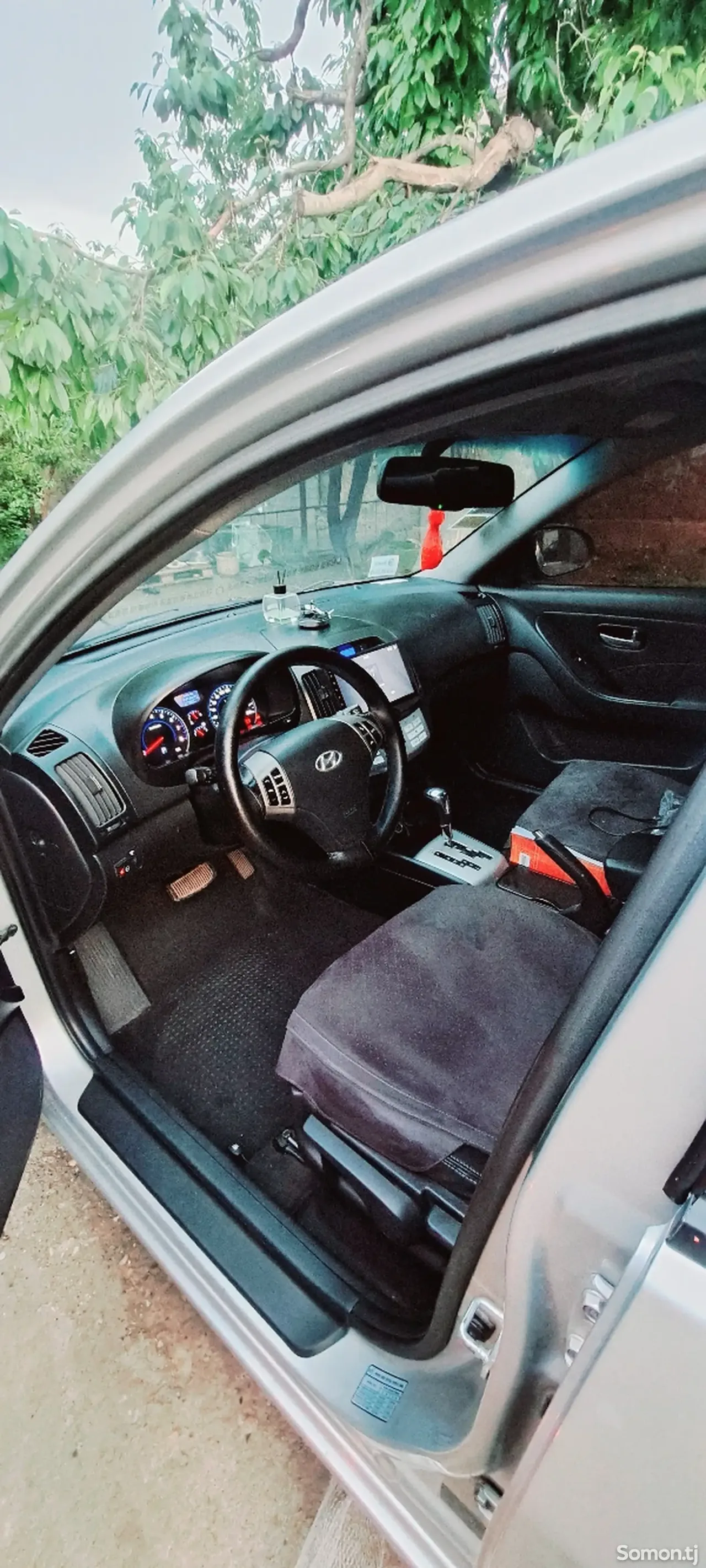 Hyundai Avante 2010 · 1.6 AT