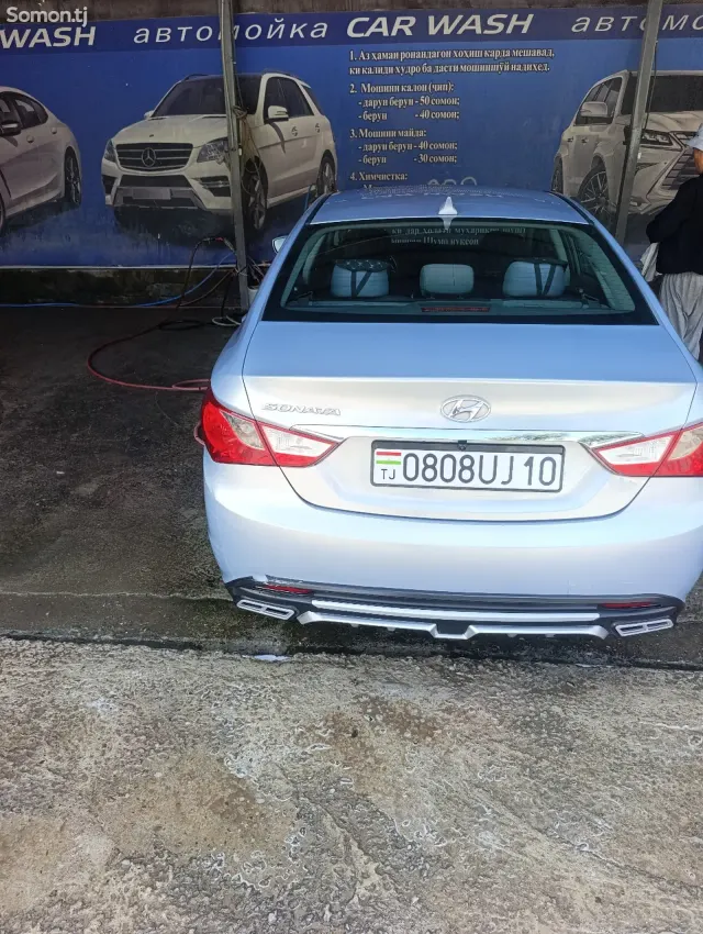 Hyundai Sonata 2011 · 2.4 AT