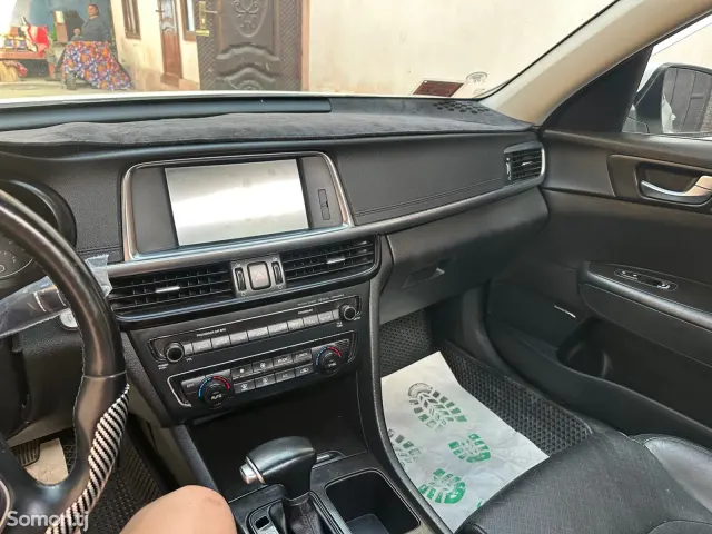 Kia K5 2016 · 2.4 AT