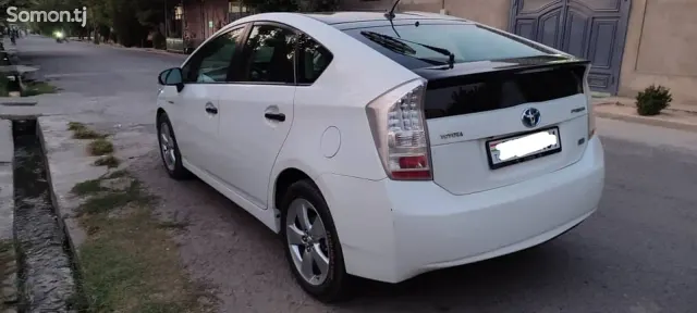 Toyota Prius 2011 · 1.8 AMT