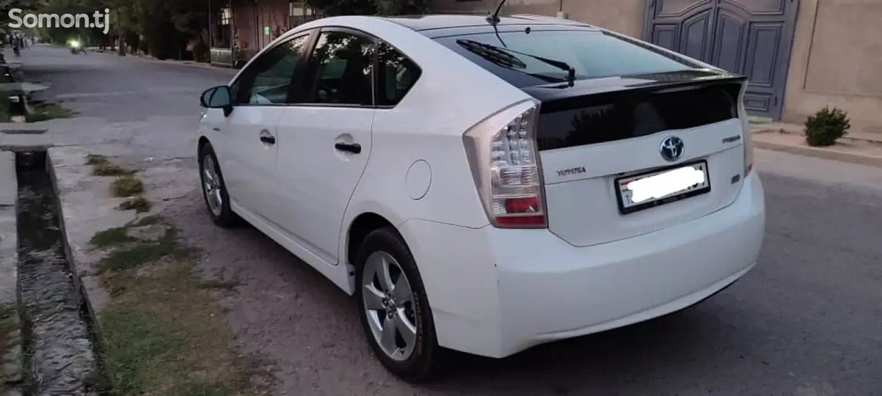 Toyota Prius 2011 · 1.8 AMT