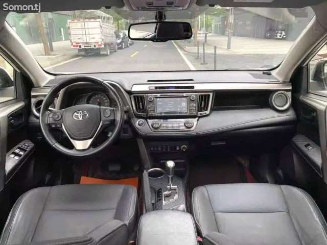 Toyota RAV 4 2015 · 2.5 AT