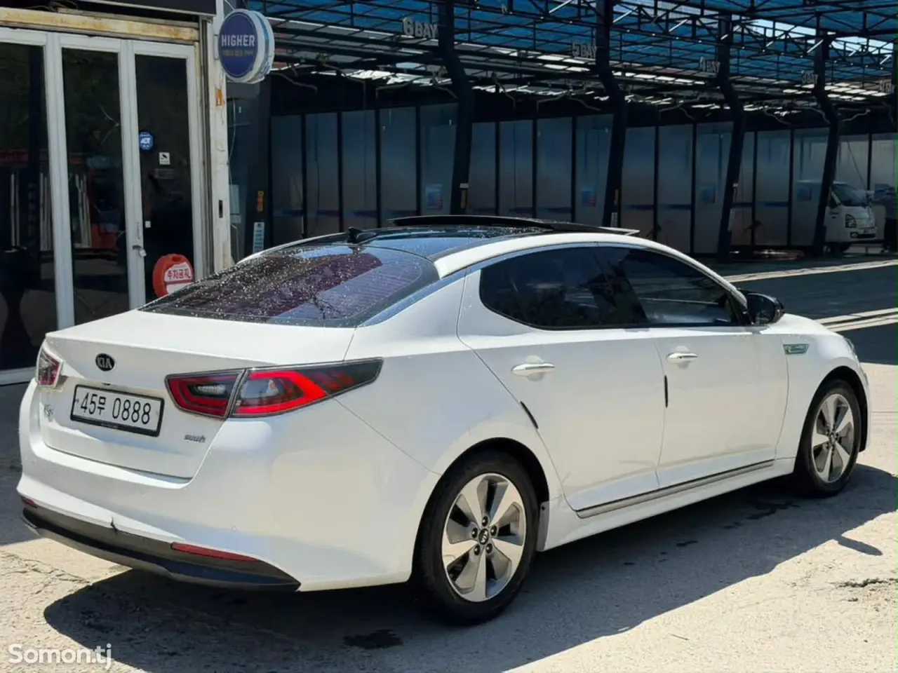Kia K5 2015 · 2.0 AT