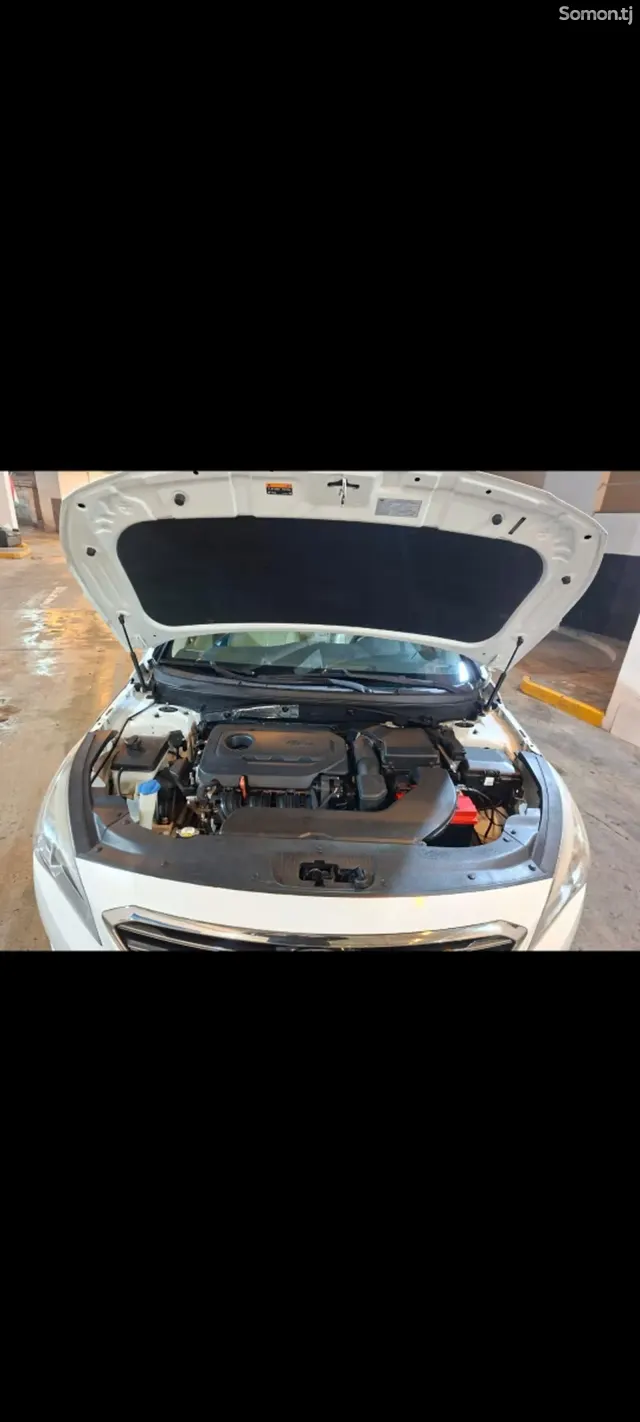 Hyundai Sonata 2015 · 2.4 AT