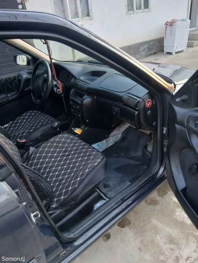 Opel Astra F 1996 · 1.6 MT