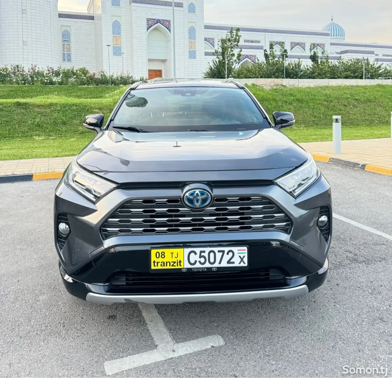 Toyota RAV 4 2020 · 2.5 AT