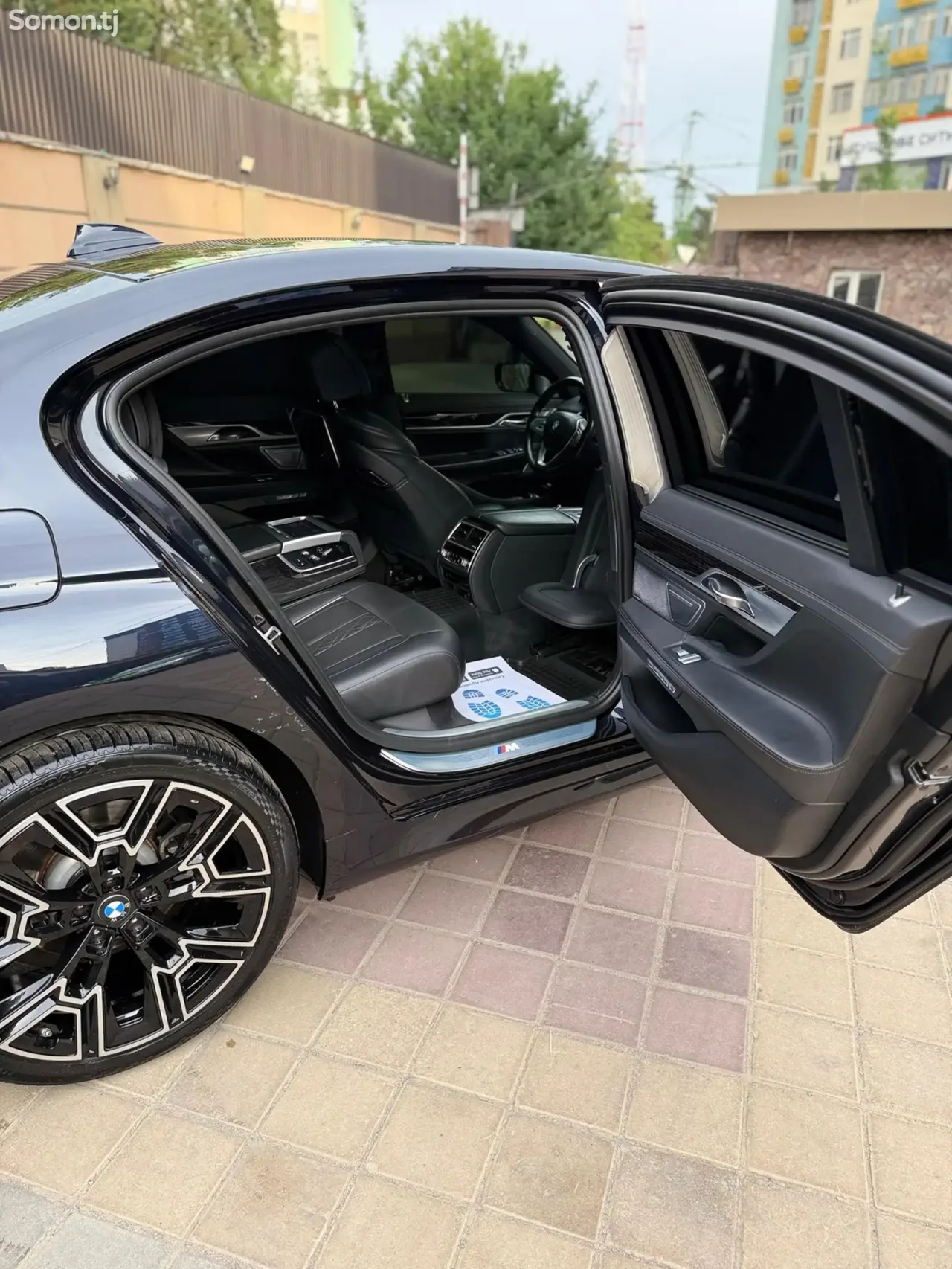 BMW 7 series 2018 · 3.0 AT