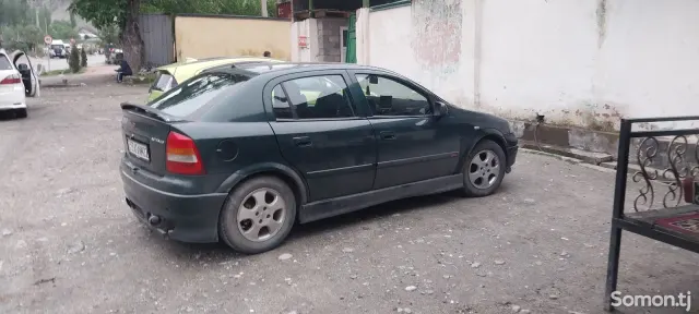 Opel Astra G 2000 · 1.6 AT