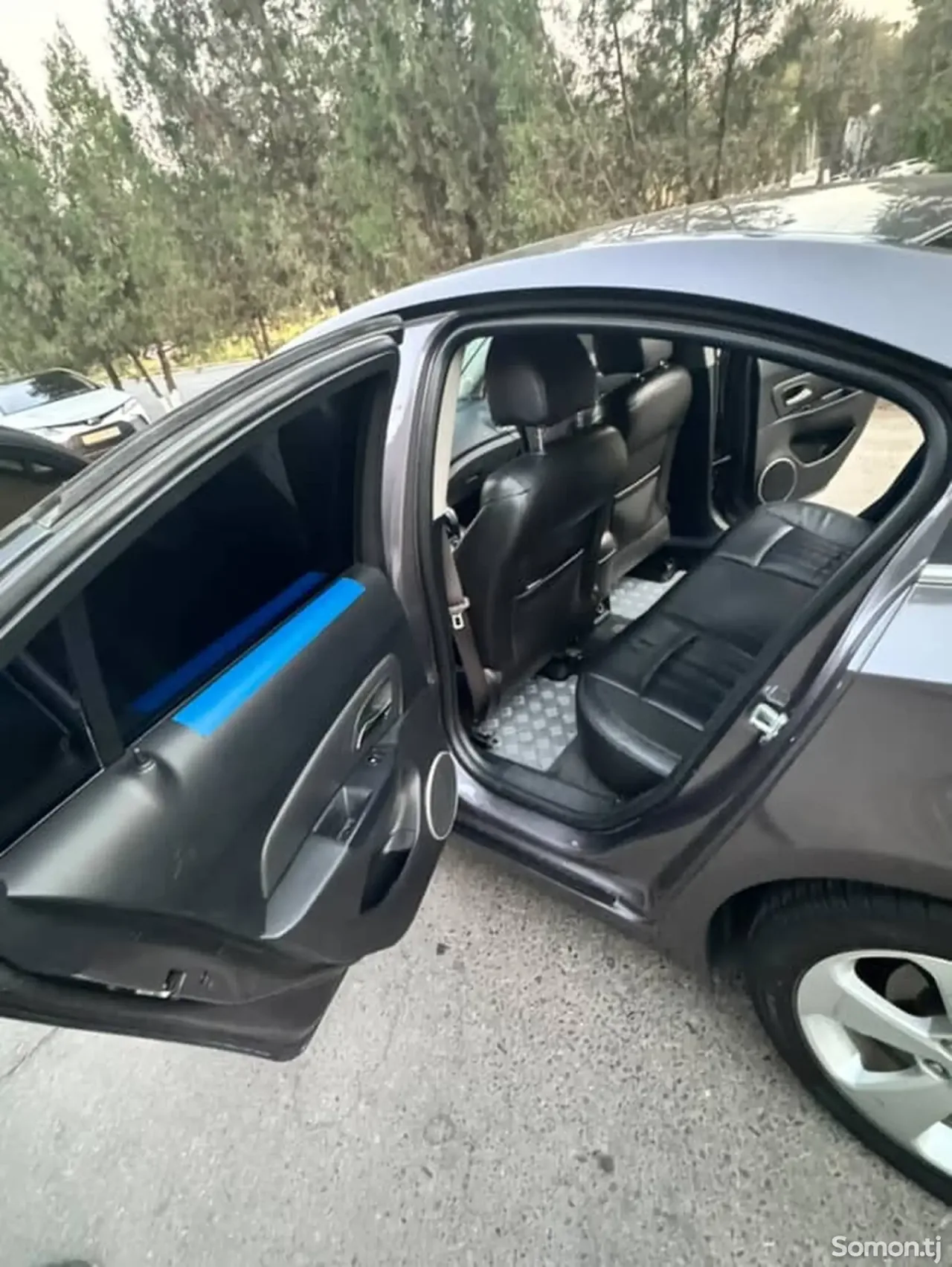 Chevrolet Cruze 2011 · 1.8 AT
