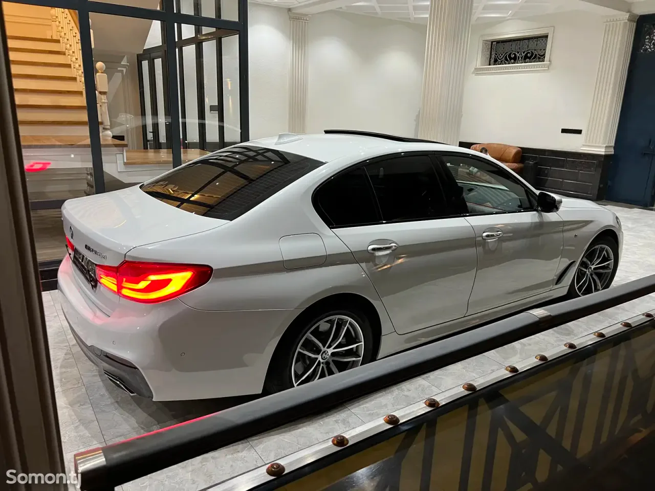 BMW 5 series 2017 · 2.0 AT