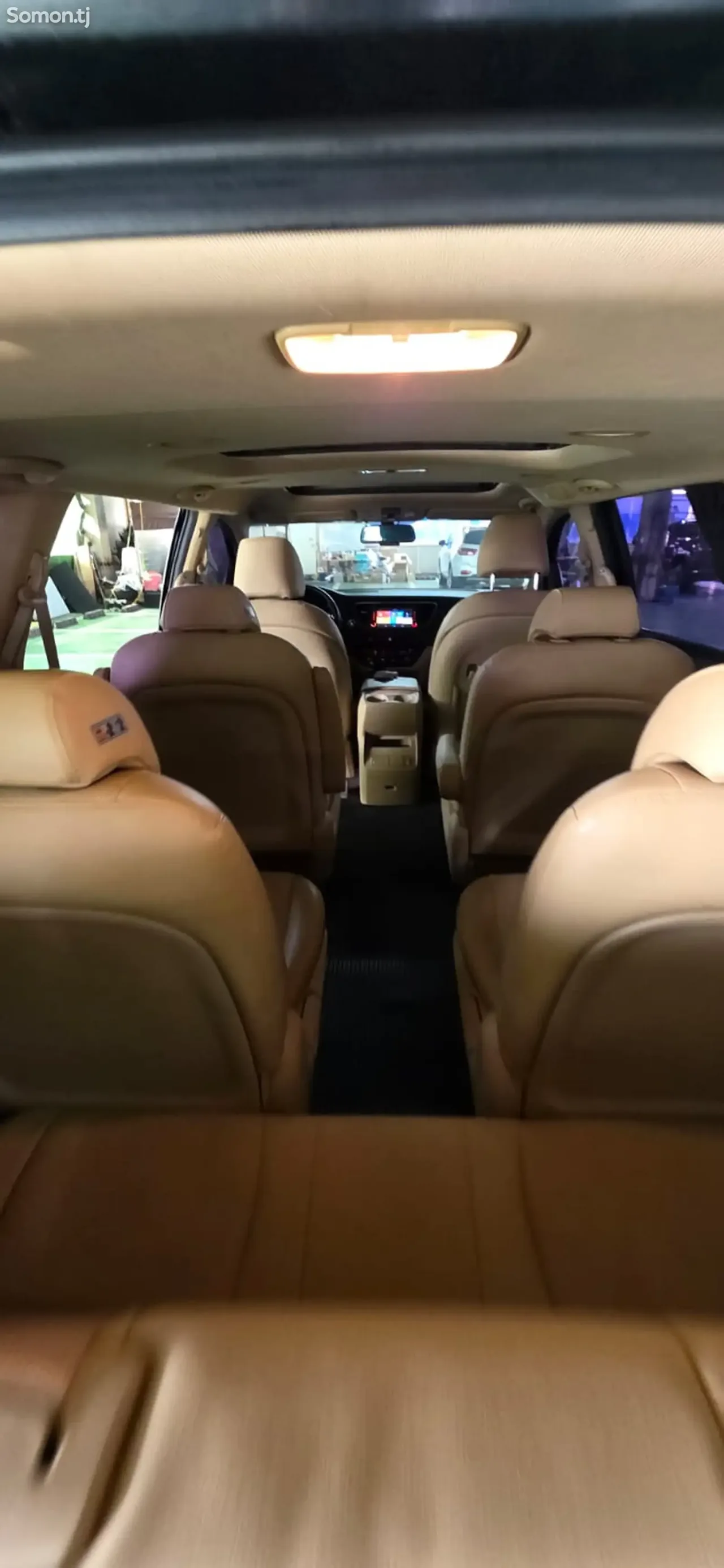 Kia Carnival 2015 · 2.2 AT