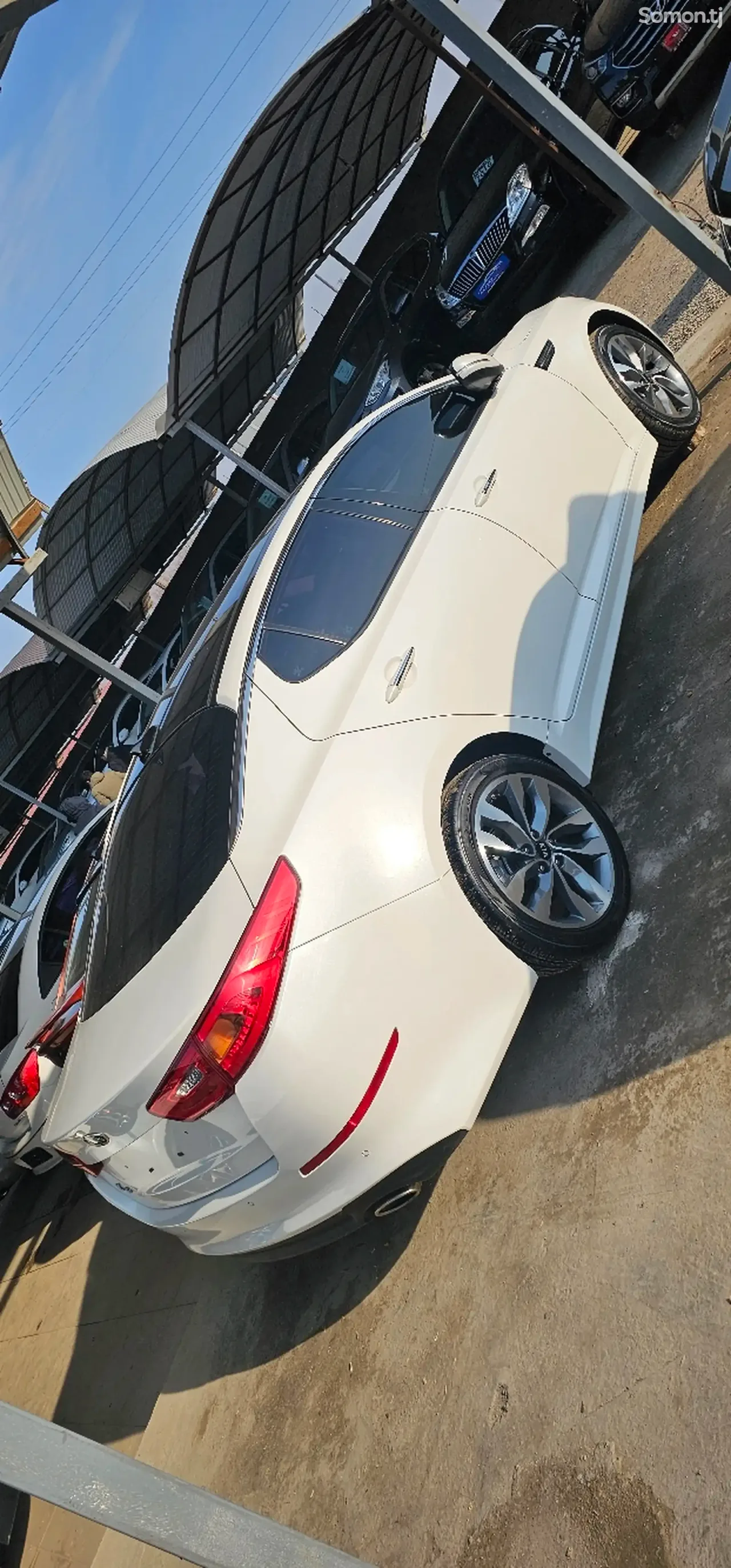 Kia K5 2015 · 2.0 AT