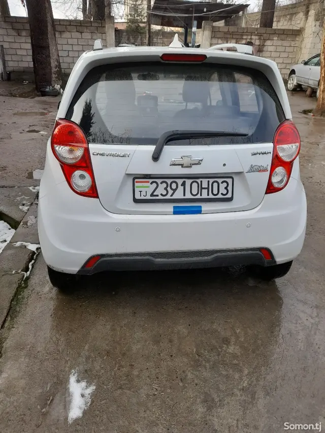 Chevrolet Spark 2014 · 1.1 AT