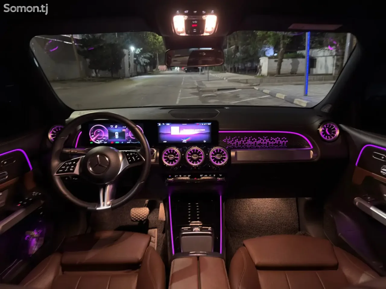Mercedes-Benz EQB 2025 · AT
