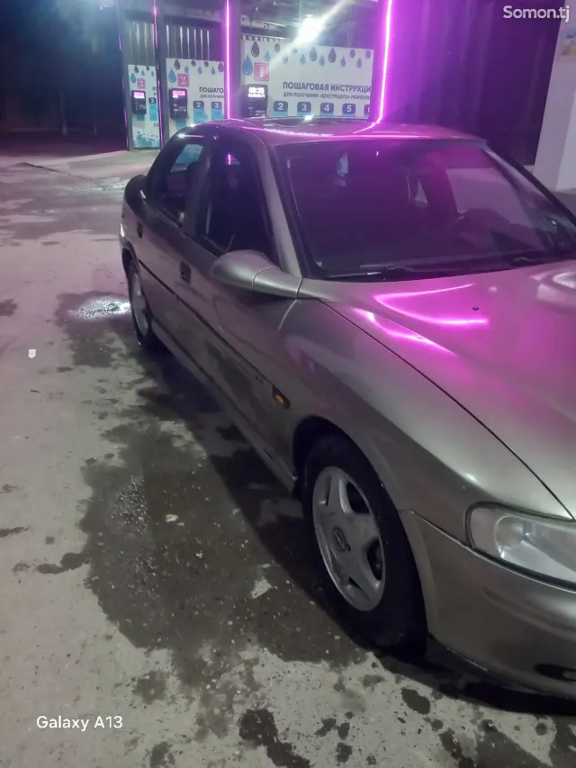 Opel Vectra B 1995 · 1.6 MT