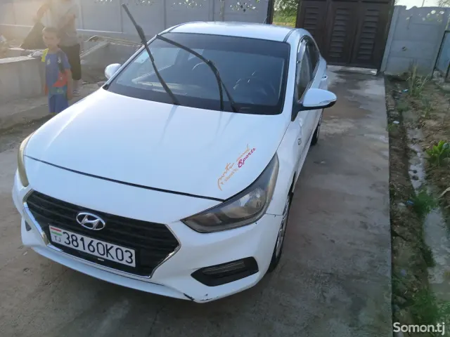 Hyundai Solaris 2019 · 1.5 AT