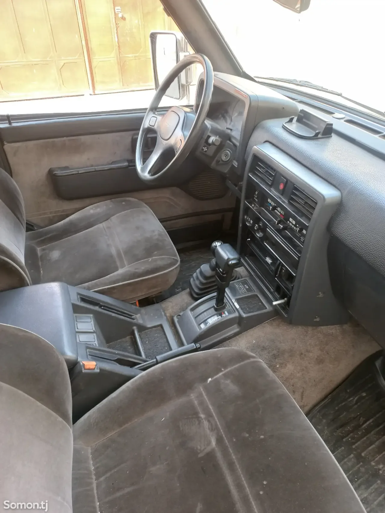 Nissan Patrol 1990 · 3.0 AT