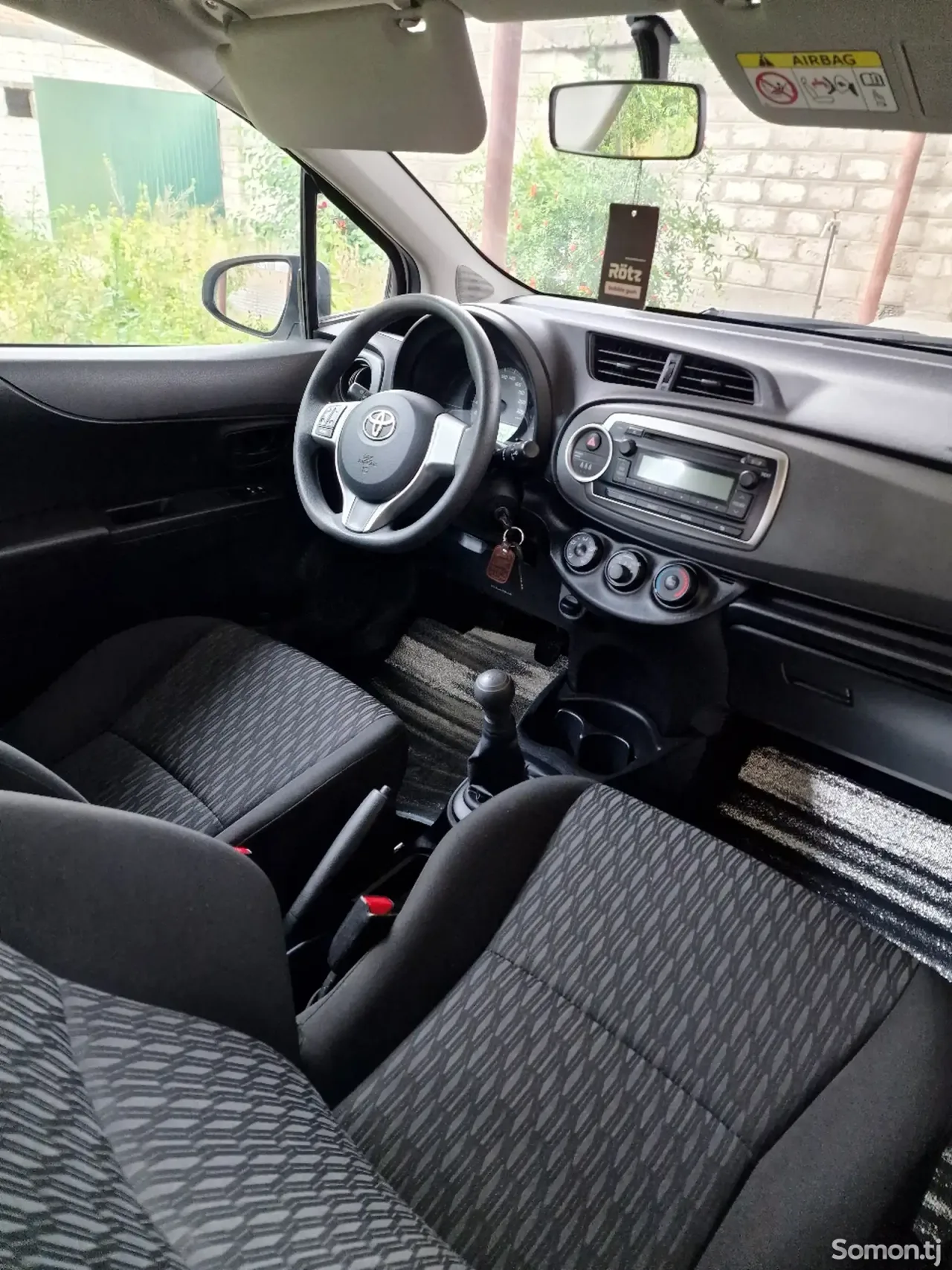 Toyota Yaris 2014 · 1.0 MT