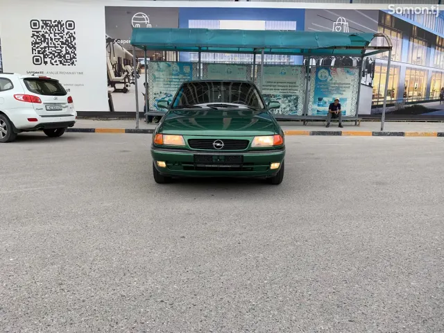 Opel Astra F 1998 · 1.6 AT