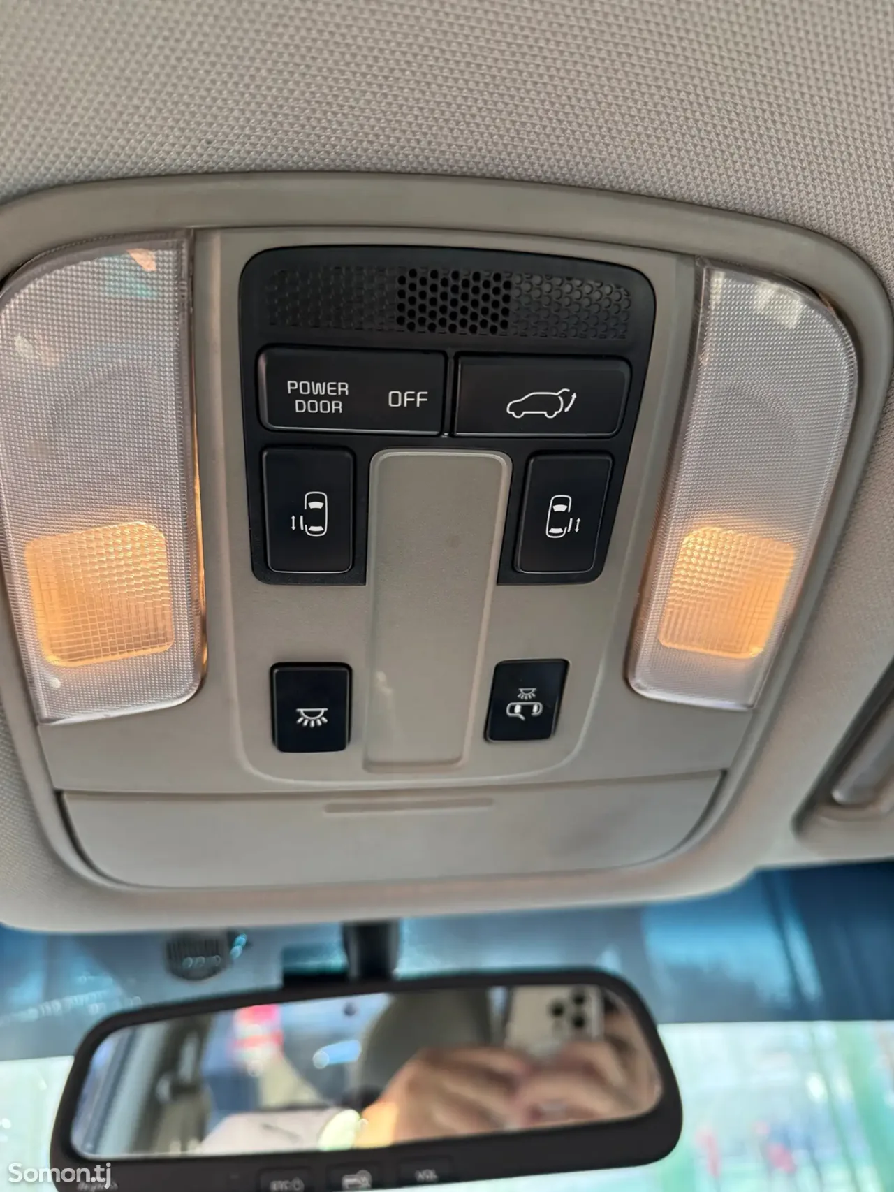 Kia Carnival 2016 · 2.2 AT