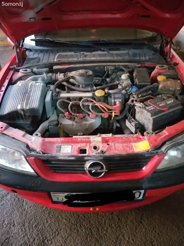 Opel Vectra B 1996 · 1.6 MT
