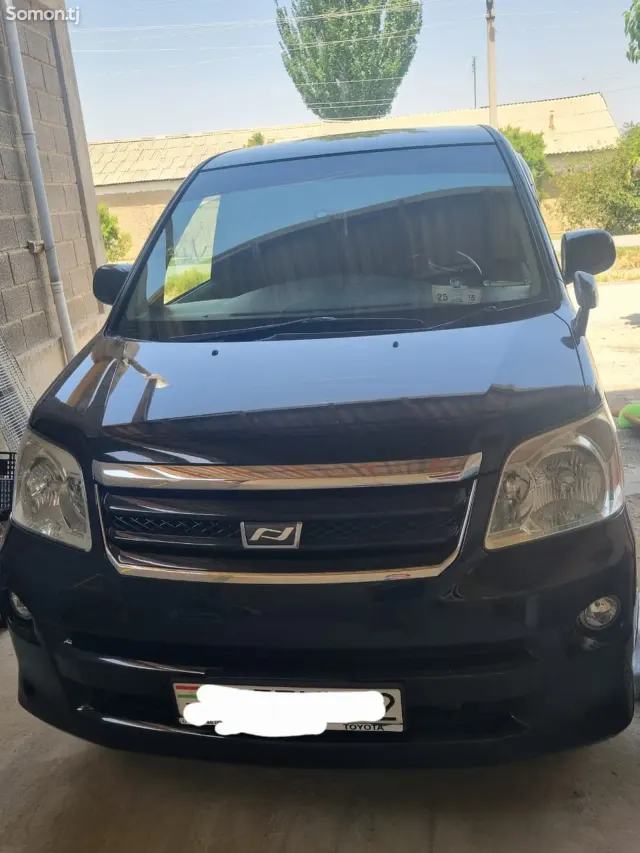 Toyota Noah 2007 · 2.0 AT