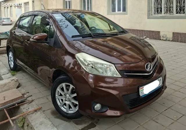 Toyota Vitz 2012 · 1.1 AT