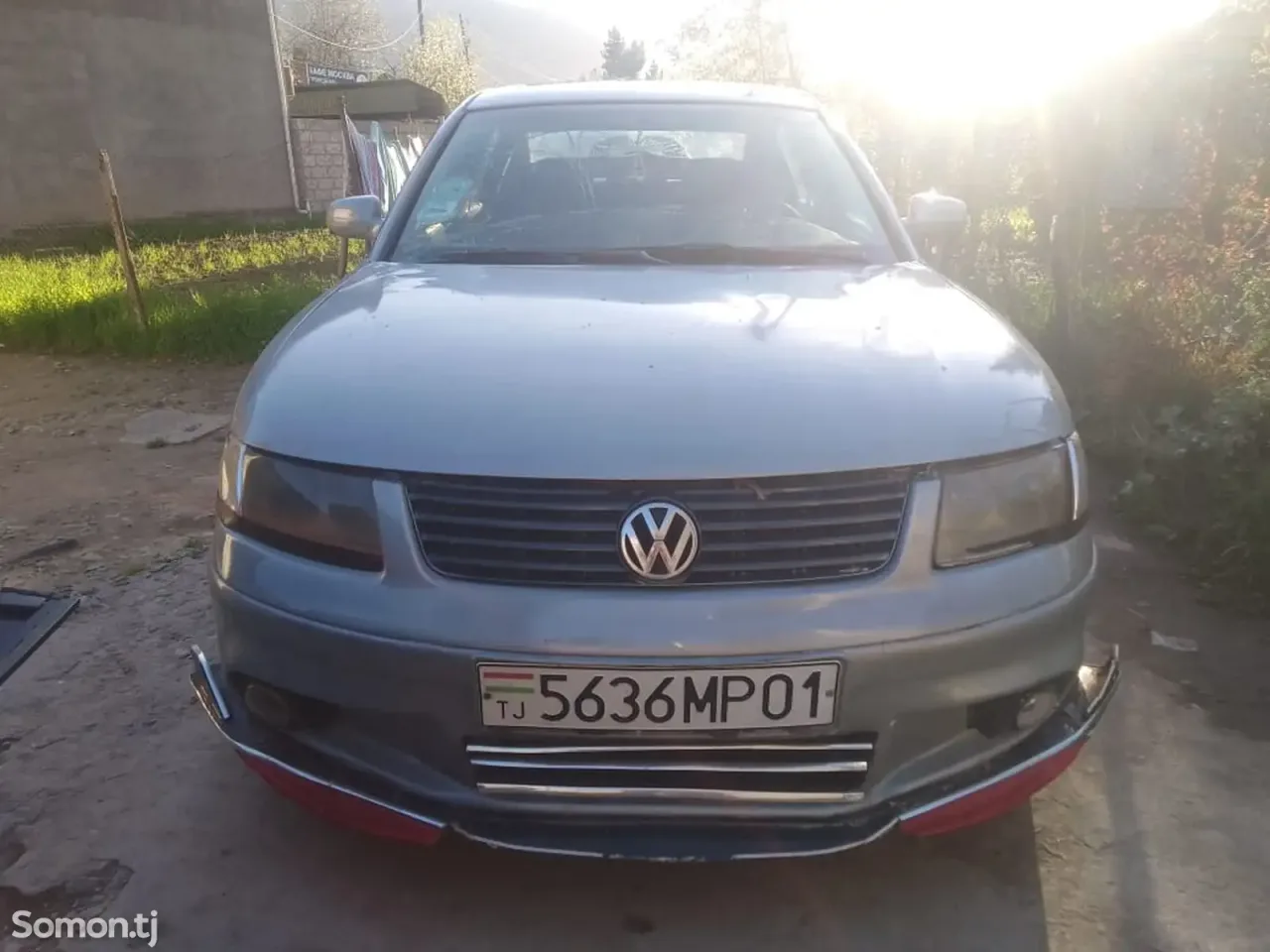 Volkswagen Passat 1998 · 1.6 MT