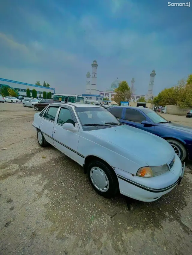 Daewoo Nexia 1994 · 1.6 MT