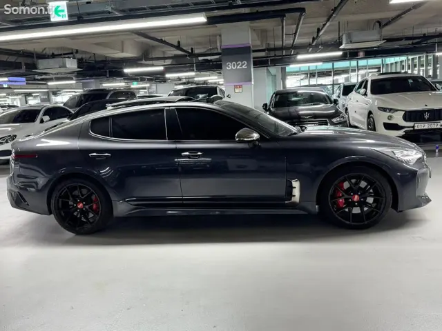 Kia Stinger 2018 · 2.0 AT