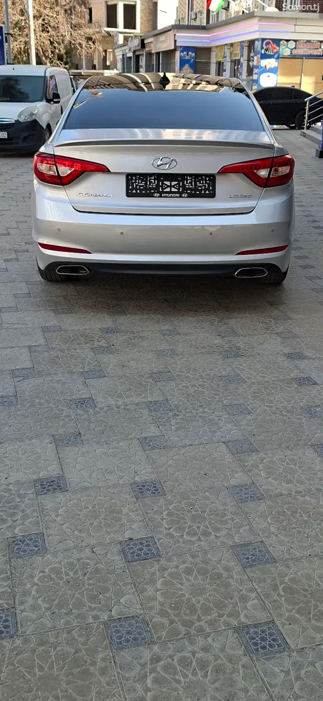 Hyundai Sonata 2015 · 2.4 AT