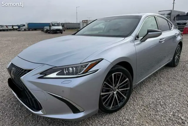 Lexus ES series 2024 · 3.0 AT