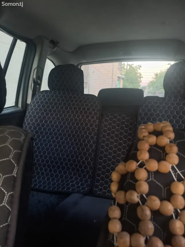 Opel Zafira 1999 · 1.8 MT