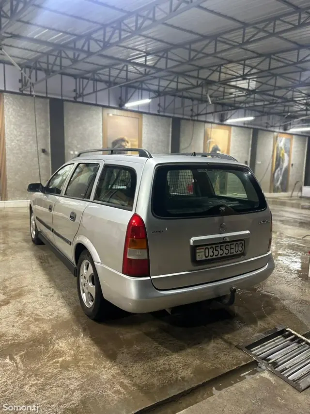 Opel Astra G 1999 · 1.6 MT