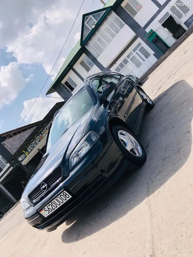 Opel Astra G 1998 · 1.6 MT