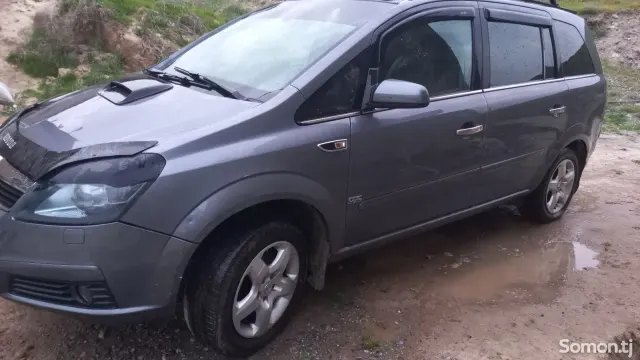 Opel Zafira 2007 · 1.8 MT