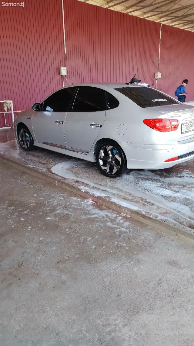 Hyundai Avante 2010 · 1.8 AT