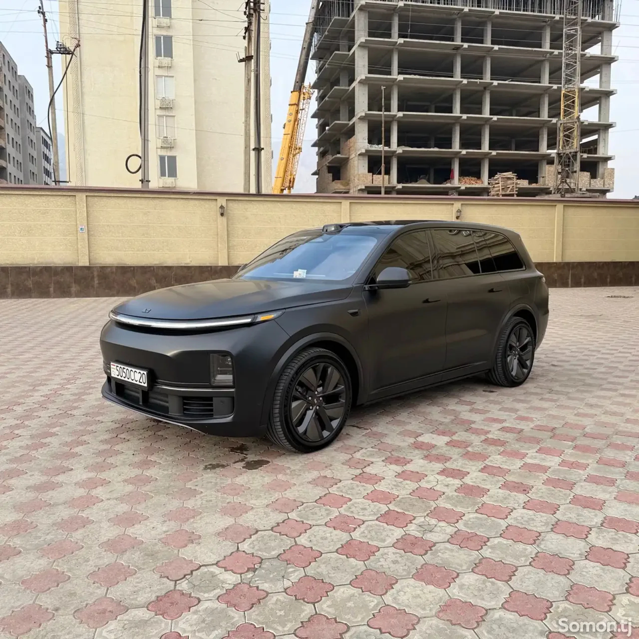Li Auto (Lixiang) L9 2025 · AT