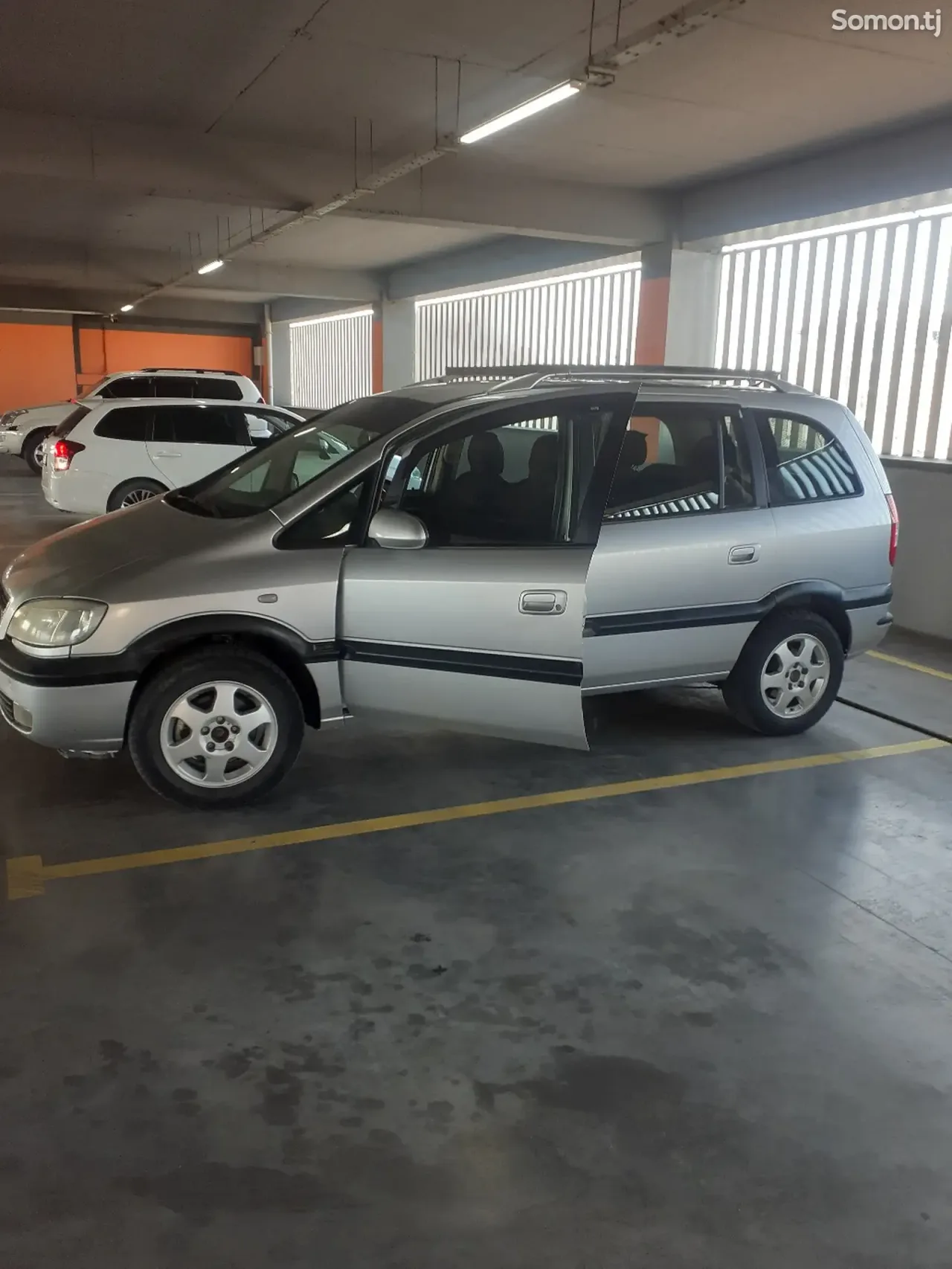 Opel Zafira 1999 · 1.8 MT