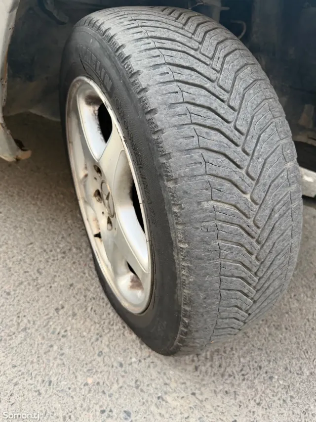 Mercedes-Benz W124 1993 · 3.0 AT