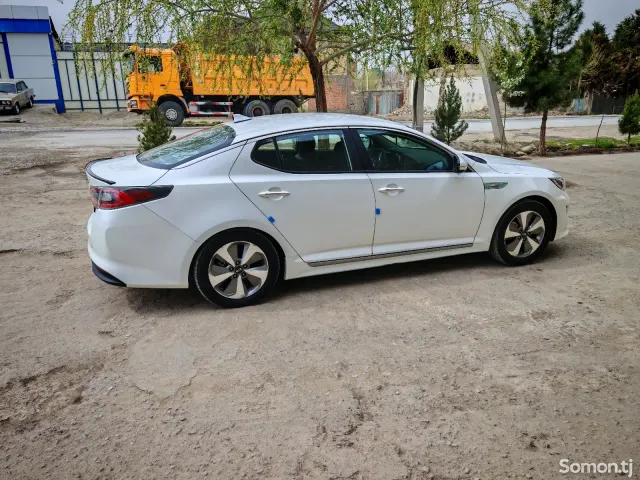 Kia K5 2015 · 2.0 AT