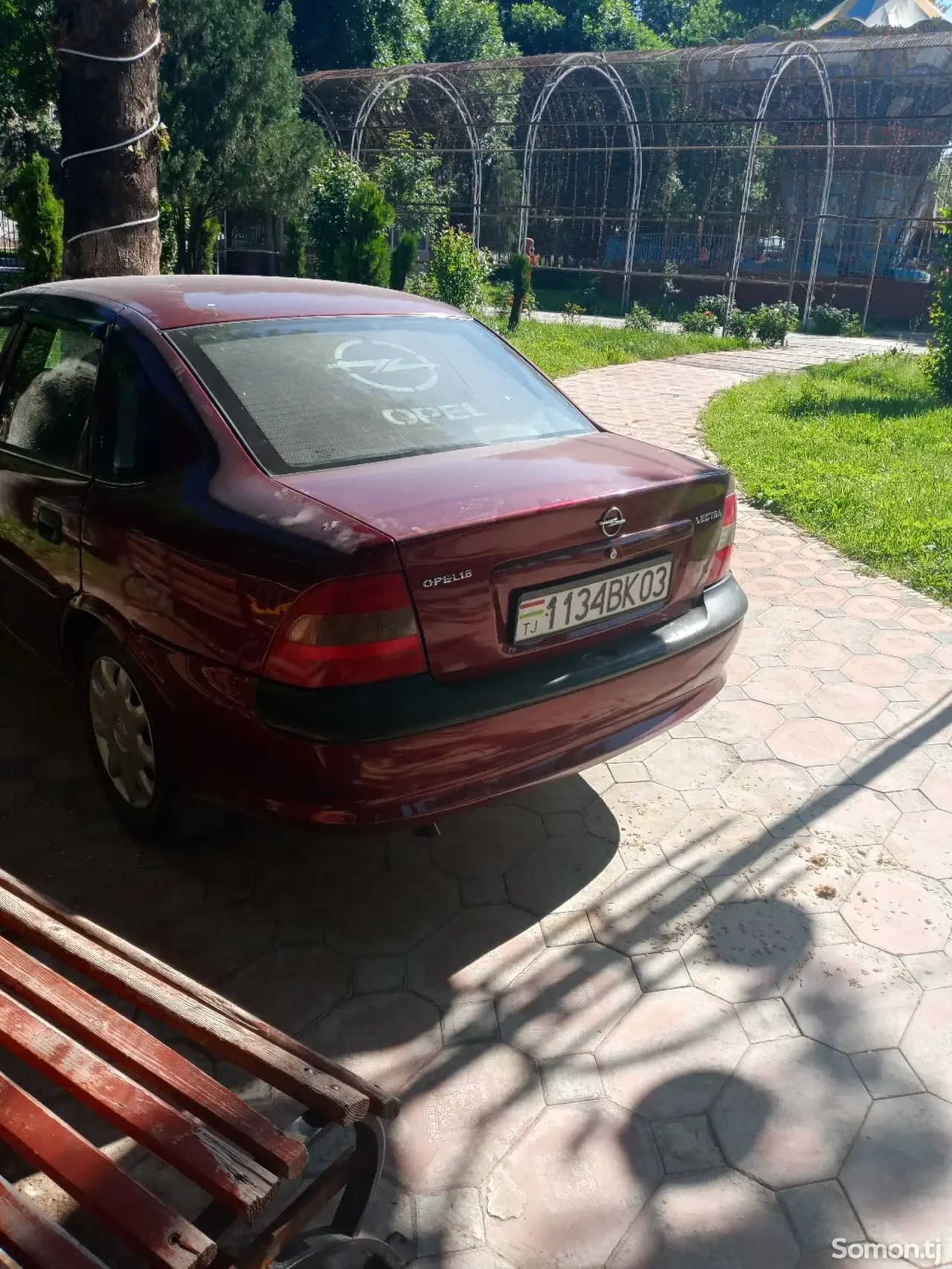Opel Vectra B 1997 · 1.6 MT