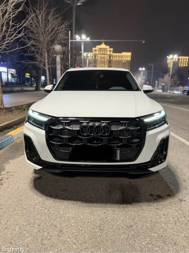 Audi Q7 2025 · 4.0 AT